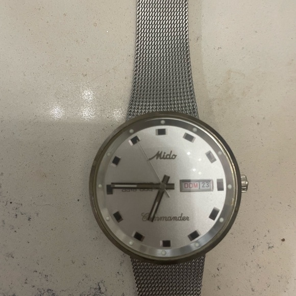 MIDO Commander Watch - Picture 2 of 5